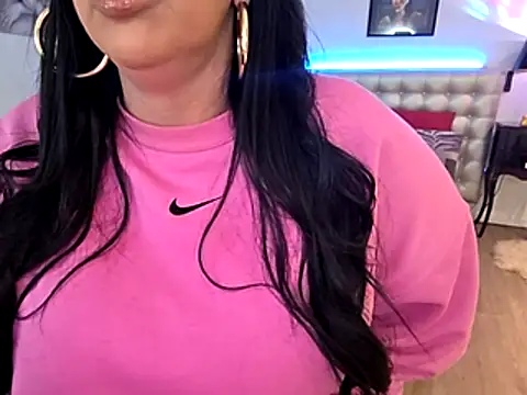 TiffanyRoxx online show from November 27, 7:05 pm