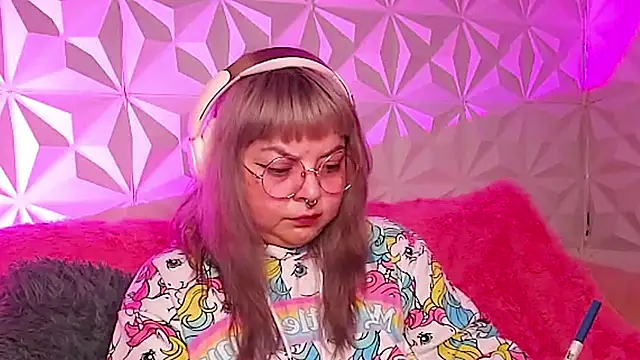 Satyn doll online show from November 23, 10:31 pm