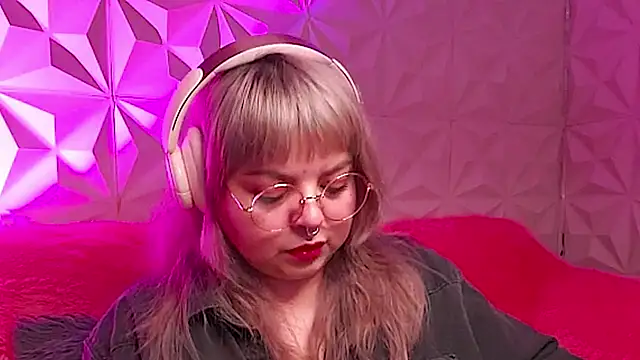 Satyn doll online show from November 27, 11:51 pm