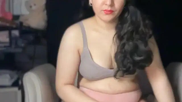 Snapshot of emalove-xh chatting on April 16, 1:28 am emalove-xh online show from April 16, 1:28 am