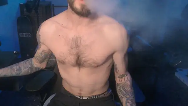Snapshot of SexxxyLouis chatting on January 17, 5:30 pm SexxxyLouis online show from January 17, 5:30 pm