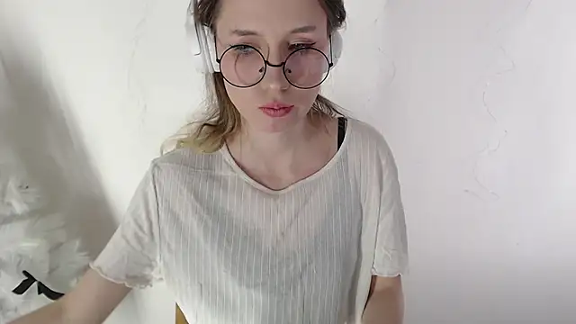  Hanna Moon  online show from February 7, 10:08 am