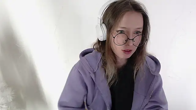  Hanna Moon  online show from February 11, 11:37 am