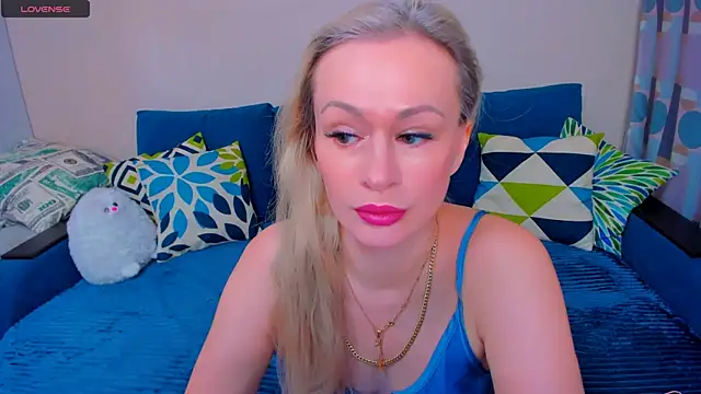 EllenMoore online show from November 11, 3:06 am