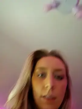 LilyOrion online show from December 4, 3:04 am