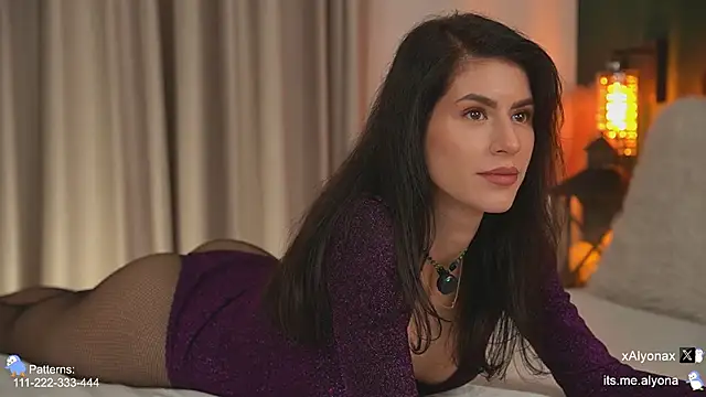 Snapshot of AlyonaX chatting on December 1, 8:25 pm AlyonaX online show from December 1, 8:25 pm