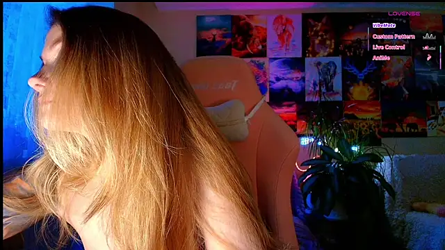 Snapshot of GoodWitch_ chatting on May 26, 5:36 am GoodWitch online show from May 26, 5:36 am