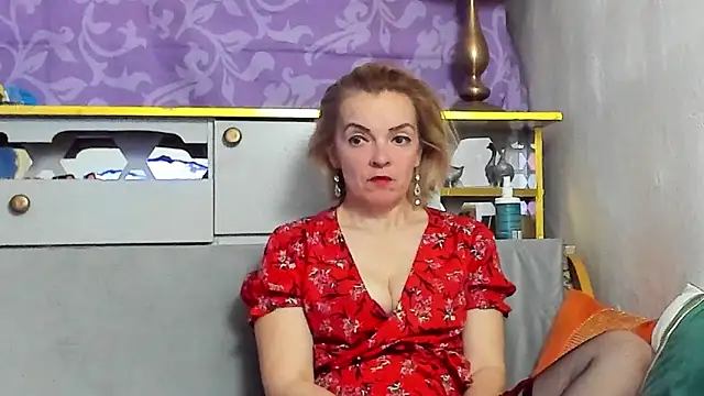 KateConner online show from April 9, 8:14 pm