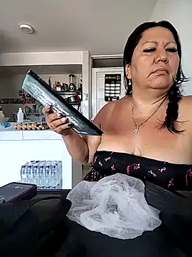 Brenda Berck  online show from April 12, 12:32 pm