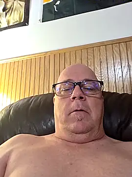 Snapshot of horny4you1 chatting on November 20, 1:00 pm horny4you1 online show from November 20, 1:00 pm