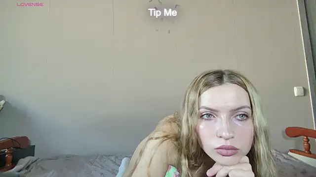 JuiliOnesunray online show from November 1, 6:37 am