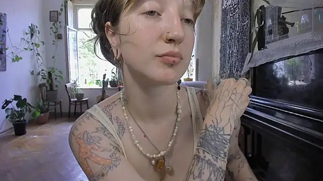 Miranda2 0 online show from July 4, 9:04 am