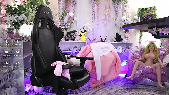 Snapshot of xxhayleemariexx chatting on March 2, 12:13 am xxhayleemariexx online show from March 2, 12:13 am