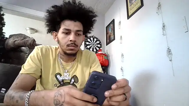 bigdickjojo69 online show from February 11, 10:26 pm