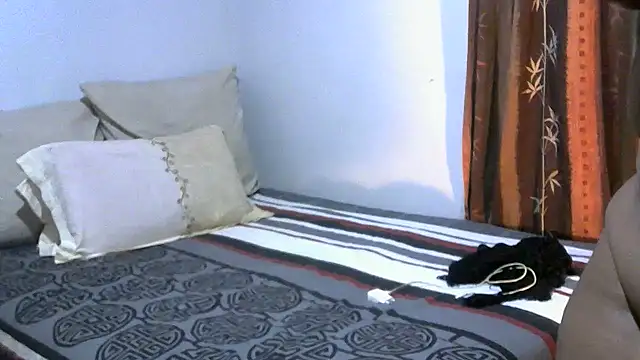 LadyLillyX online show from December 5, 6:15 pm