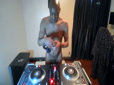 longdick4you8686 online show from December 25, 10:16 pm