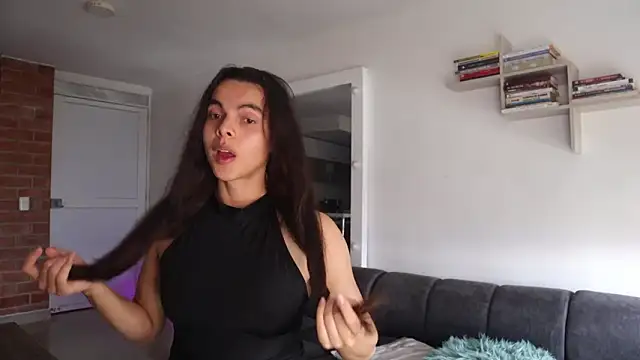  Vahos  online show from February 3, 8:03 pm