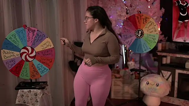 Nikki Torres online show from January 15, 4:50 am