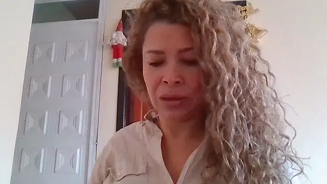 dalilasquirt1 online show from December 26, 3:20 pm