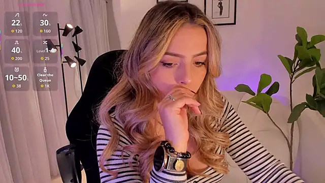 AmyWood online show from January 9, 7:37 pm