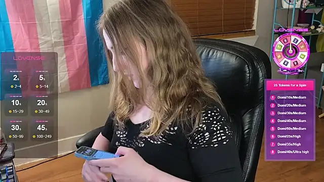 luluvaladon online show from October 7, 4:09 am