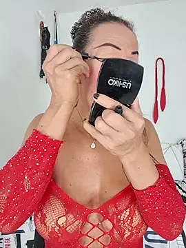 YOURSDEBORA online show from March 26, 9:31 pm