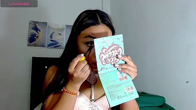 Kylie loveee online show from December 14, 2:11 pm