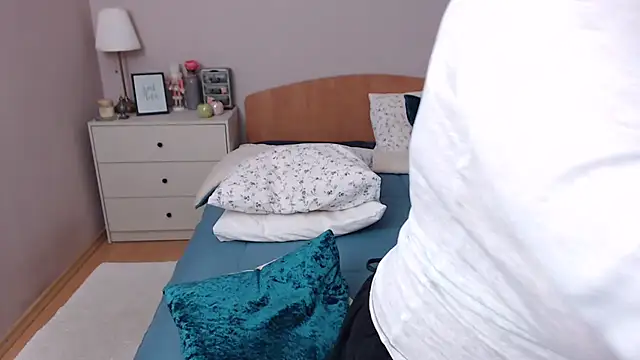 Snapshot of LeveMe2Nightt chatting on November 11, 1:44 pm LeveMe2Nightt online show from November 11, 1:44 pm