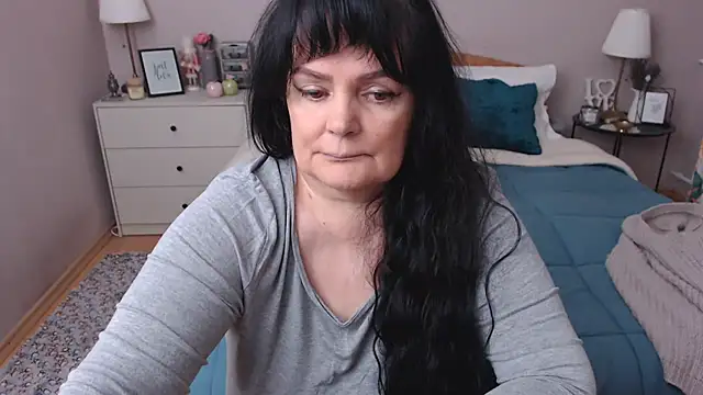 Snapshot of LeveMe2Nightt chatting on December 17, 1:17 pm LeveMe2Nightt online show from December 17, 1:17 pm