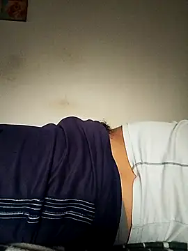Snapshot of tarra122 chatting on April 15, 7:58 pm tarra122 online show from April 15, 7:58 pm