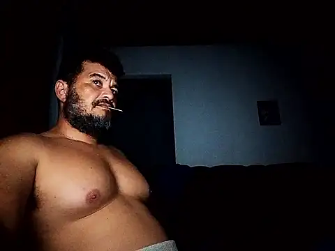 Snapshot of tarra122 chatting on May 17, 2:31 am tarra122 online show from May 17, 2:31 am