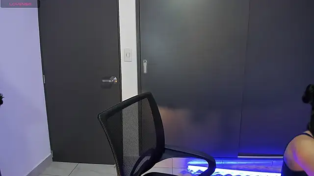 MeganWhite3 online show from December 4, 5:17 am