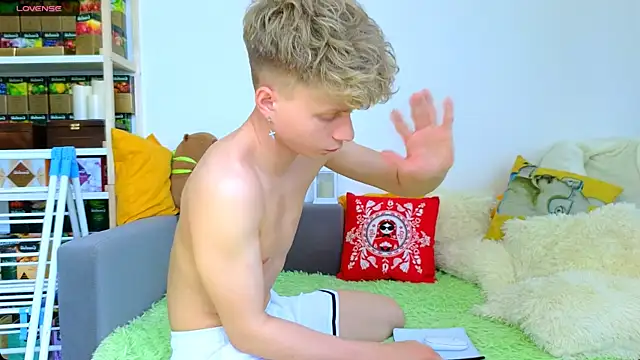 LandelRay online show from April 11, 9:13 am