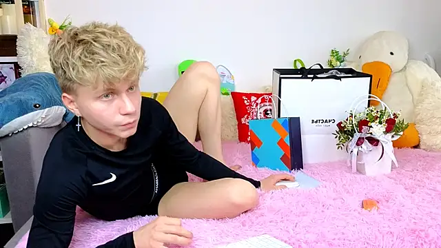 LandelRay online show from April 26, 8:45 am