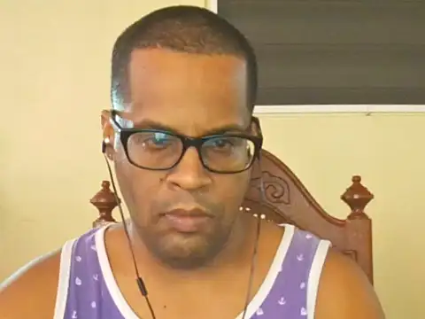 Snapshot of thesugar32 chatting on September 25, 12:20 pm thesugar32 online show from September 25, 12:20 pm