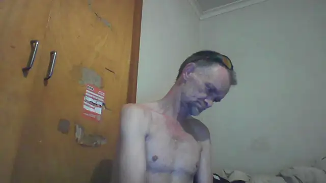 Snapshot of TooFknHorny1 chatting on March 5, 9:37 pm TooFknHorny1 online show from March 5, 9:37 pm