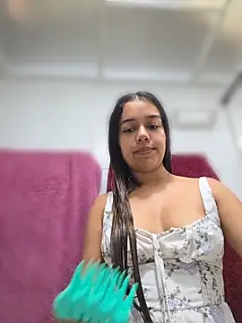 Snapshot of Andrea-Queen chatting on May 24, 7:52 pm Andrea-Queen online show from May 24, 7:52 pm