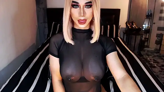 Snapshot of MassiveCockxMistress chatting on November 30, 5:06 pm MassiveCockxMistress online show from November 30, 5:06 pm