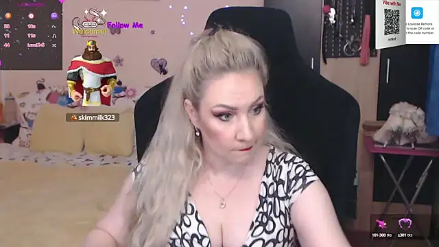 Snapshot of MissLexyGold chatting on December 6, 5:33 pm MissLexyGold online show from December 6, 5:33 pm