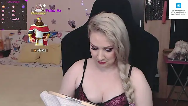 Snapshot of MissLexyGold chatting on December 7, 4:25 pm MissLexyGold online show from December 7, 4:25 pm