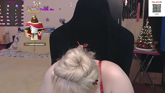Snapshot of MissLexyGold chatting on December 19, 5:50 pm MissLexyGold online show from December 19, 5:50 pm