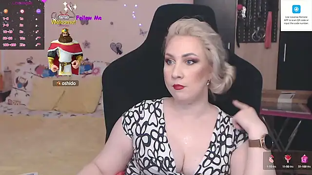 Snapshot of MissLexyGold chatting on January 4, 5:05 pm MissLexyGold online show from January 4, 5:05 pm