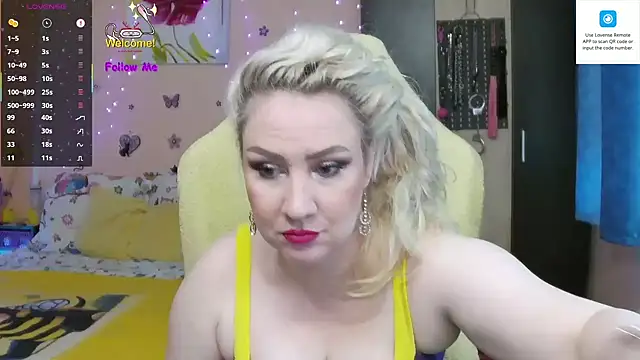 Snapshot of MissLexyGold chatting on October 18, 2:07 pm MissLexyGold online show from October 18, 2:07 pm