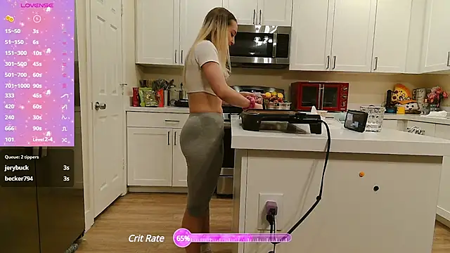 Blondiewithanass online show from March 5, 6:12 am