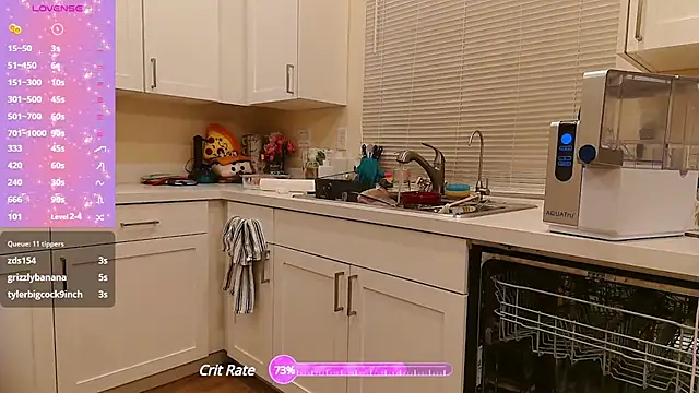 Blondiewithanass online show from March 11, 8:30 am