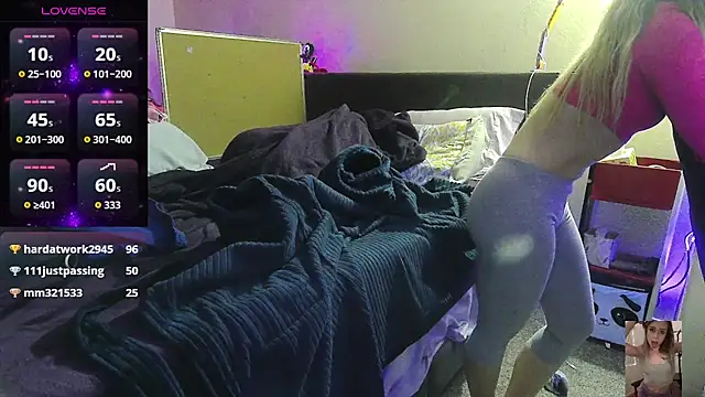 Blondiewithanass online show from November 25, 1:38 am