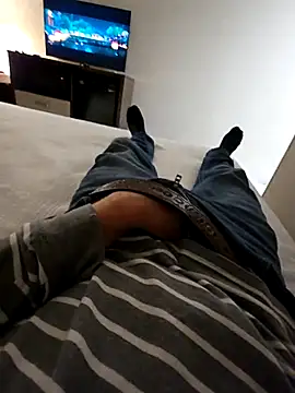 girthywhit10 online show from April 13, 3:56 am