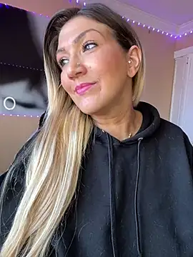 Snapshot of LittleMissEeve chatting on February 27, 4:32 pm LittleMissEeve online show from February 27, 4:32 pm