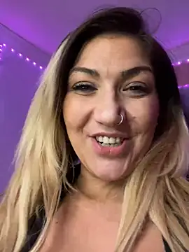 Snapshot of LittleMissEeve chatting on March 8, 4:01 am LittleMissEeve online show from March 8, 4:01 am