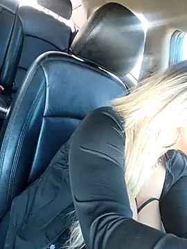 Snapshot of LittleMissEeve chatting on March 22, 8:59 pm LittleMissEeve online show from March 22, 8:59 pm